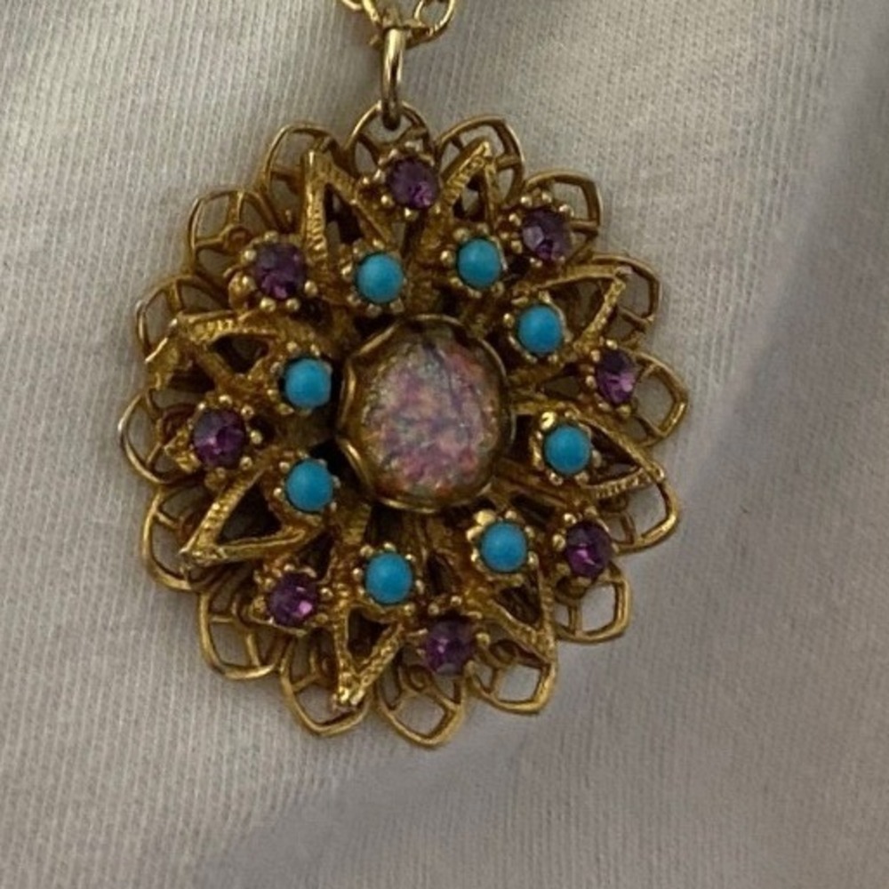 Vintage Gold Tone Filigree Flower Pendant Necklace Pink & Blue Rhinestones